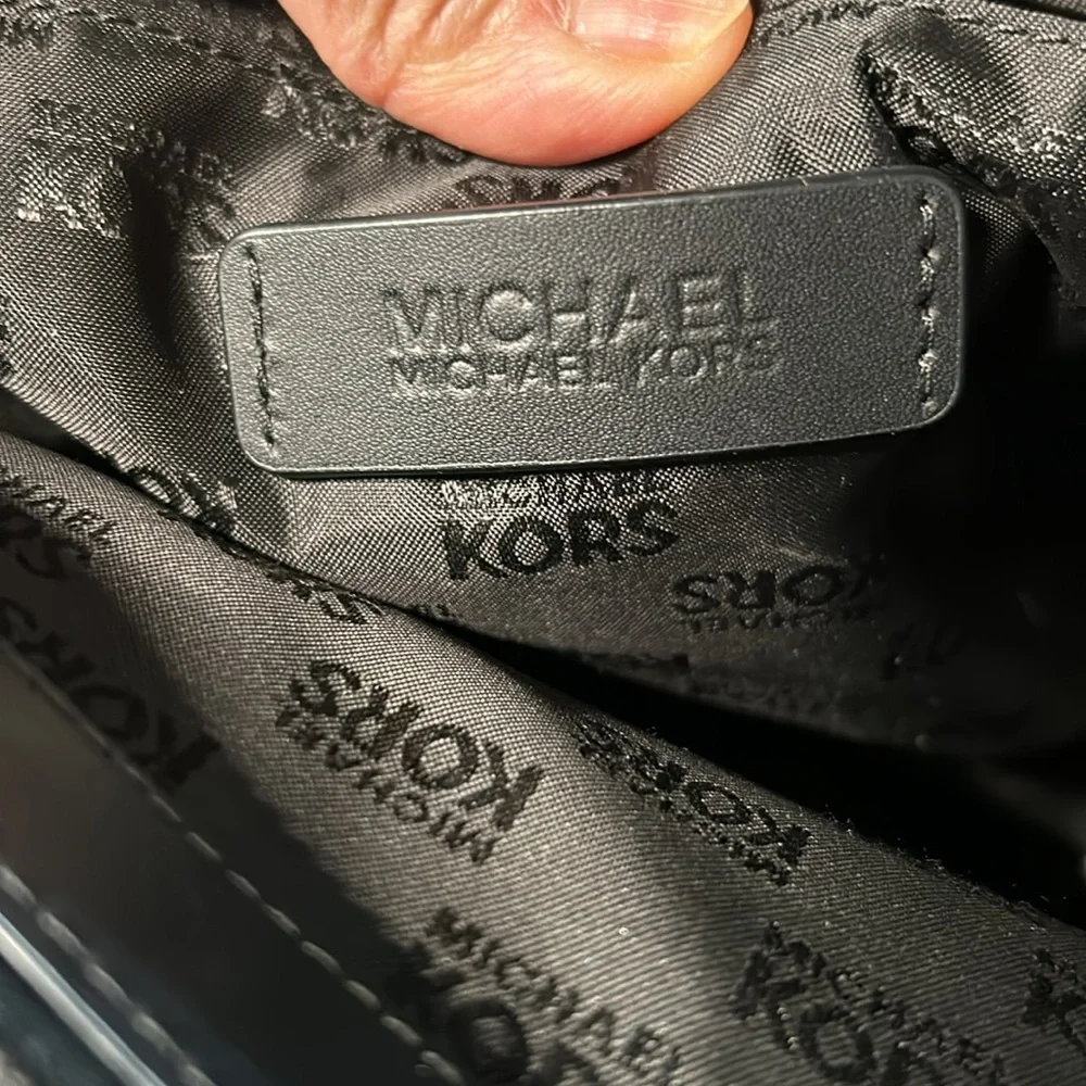 Michael Kors EUC Large Handbag - Picture 5 of 16